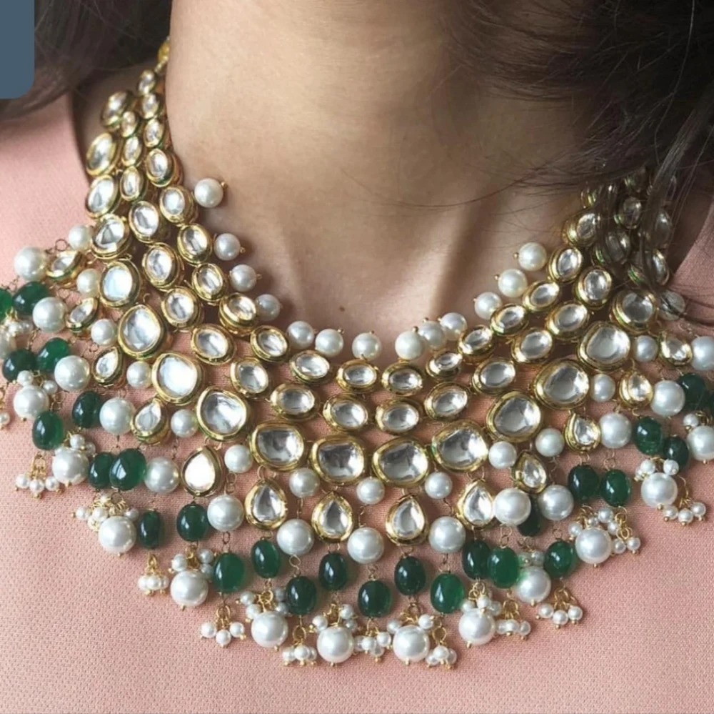 VeroniQ Trends- Kundan Necklace with Green Beads and Pearls. - Picture 1 of 1